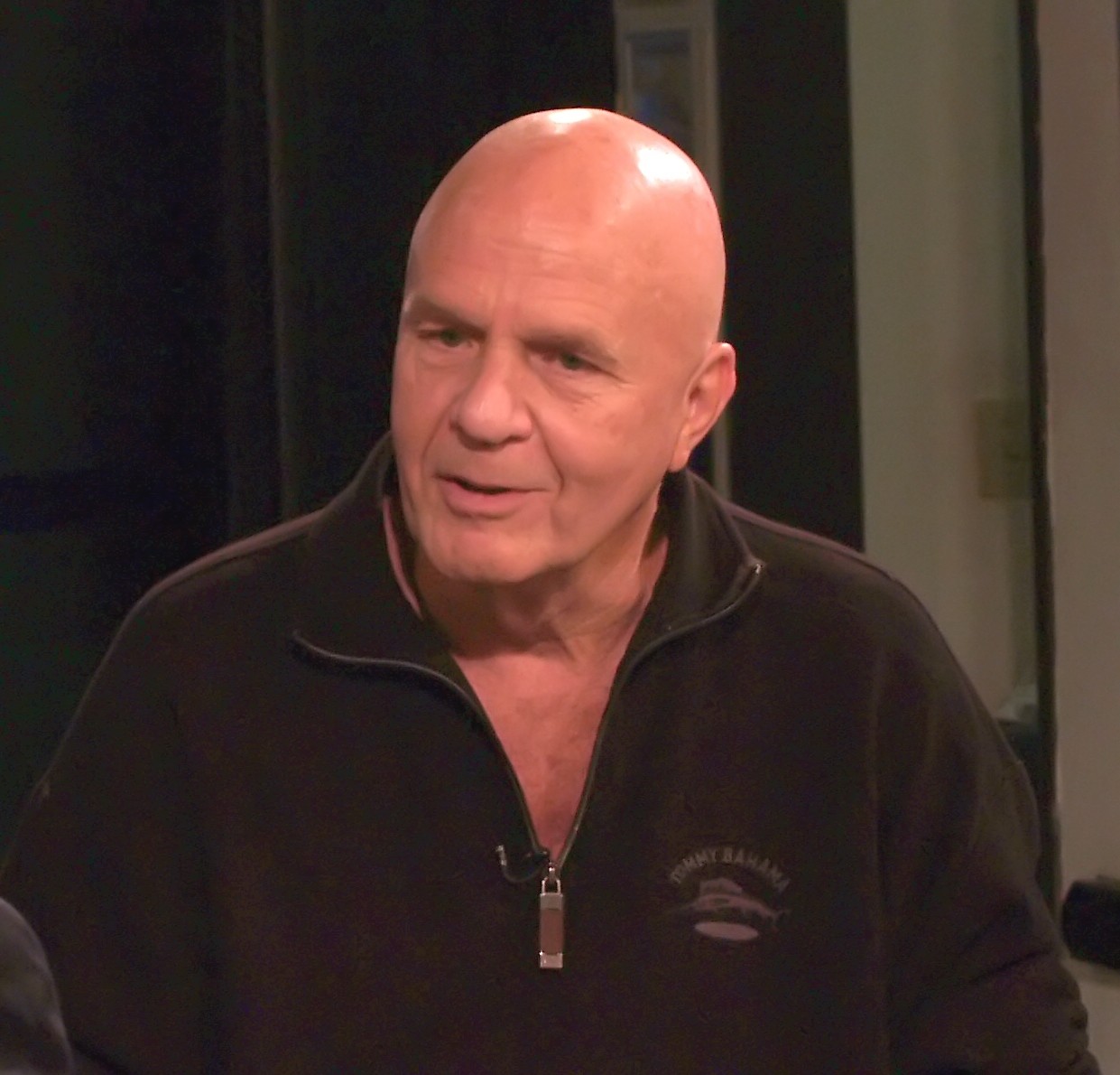 Dr. Wayne W. Dyer — A self-development pioneer who championed Jorge's early belly-fat and morning-movement work.