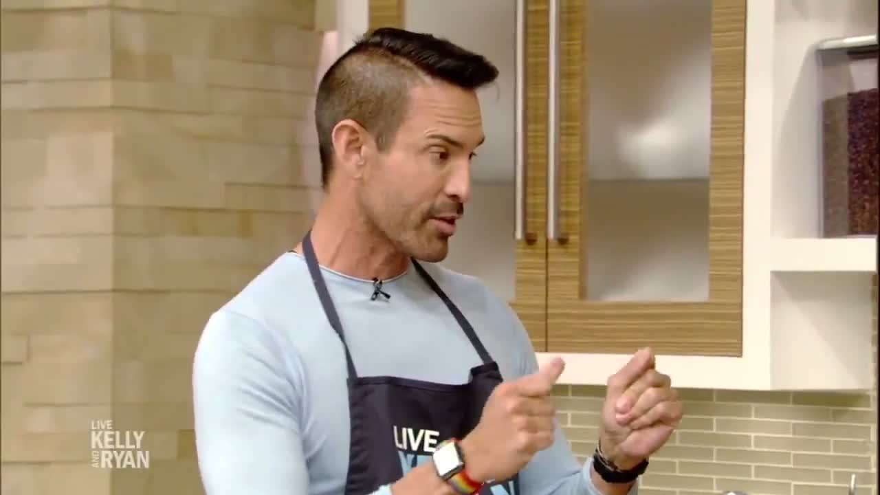 Jorge Cruise cooking chia seed pudding with Kelly Ripa on the Live set